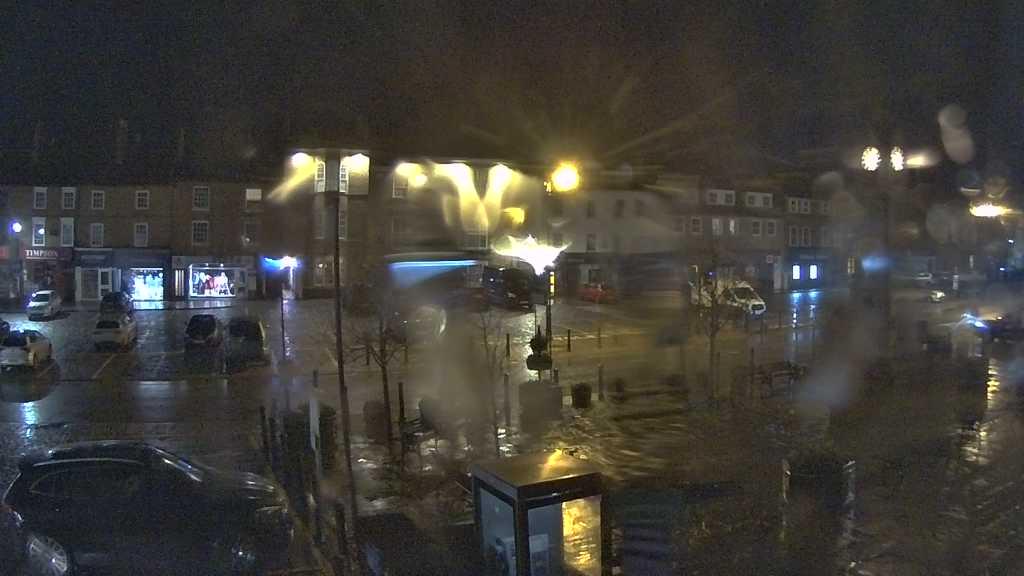Thirsk webcam overlooking the Market Place