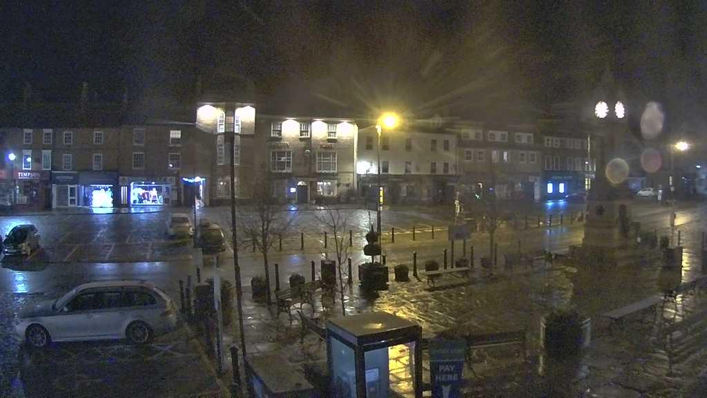 Thirsk webcam overlooking the Market Place