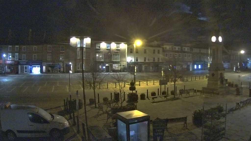 Thirsk webcam overlooking the Market Place
