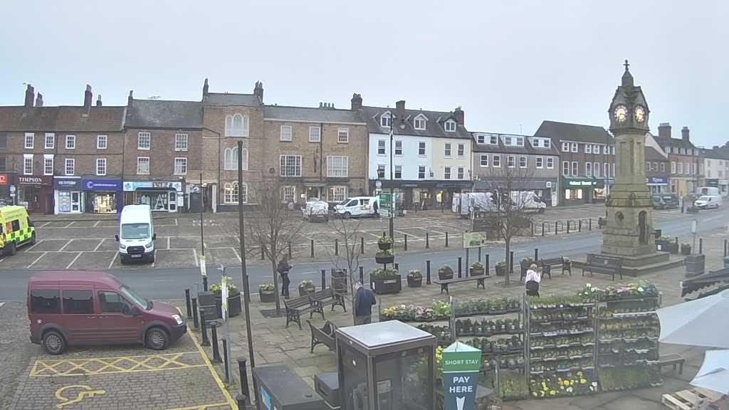 Thirsk webcam overlooking the Market Place