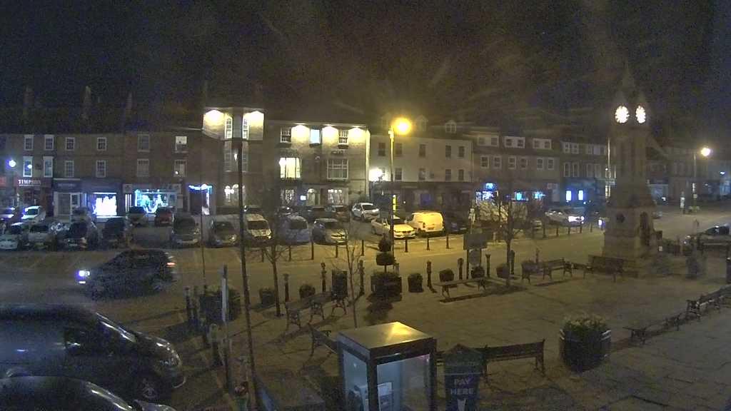 Thirsk webcam overlooking the Market Place