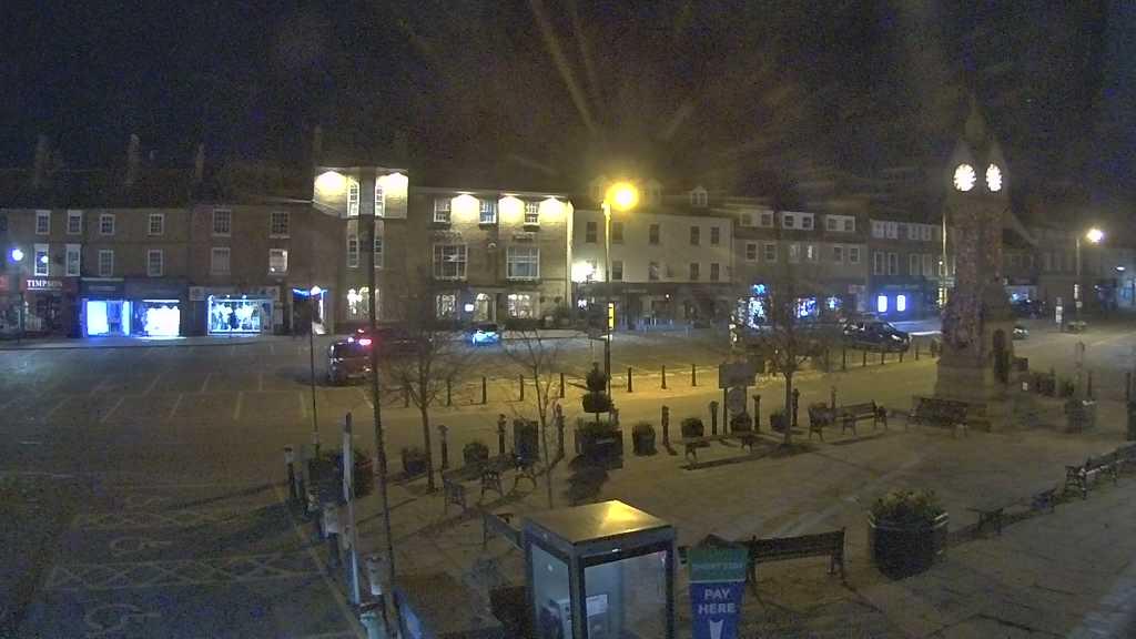 Thirsk webcam overlooking the Market Place